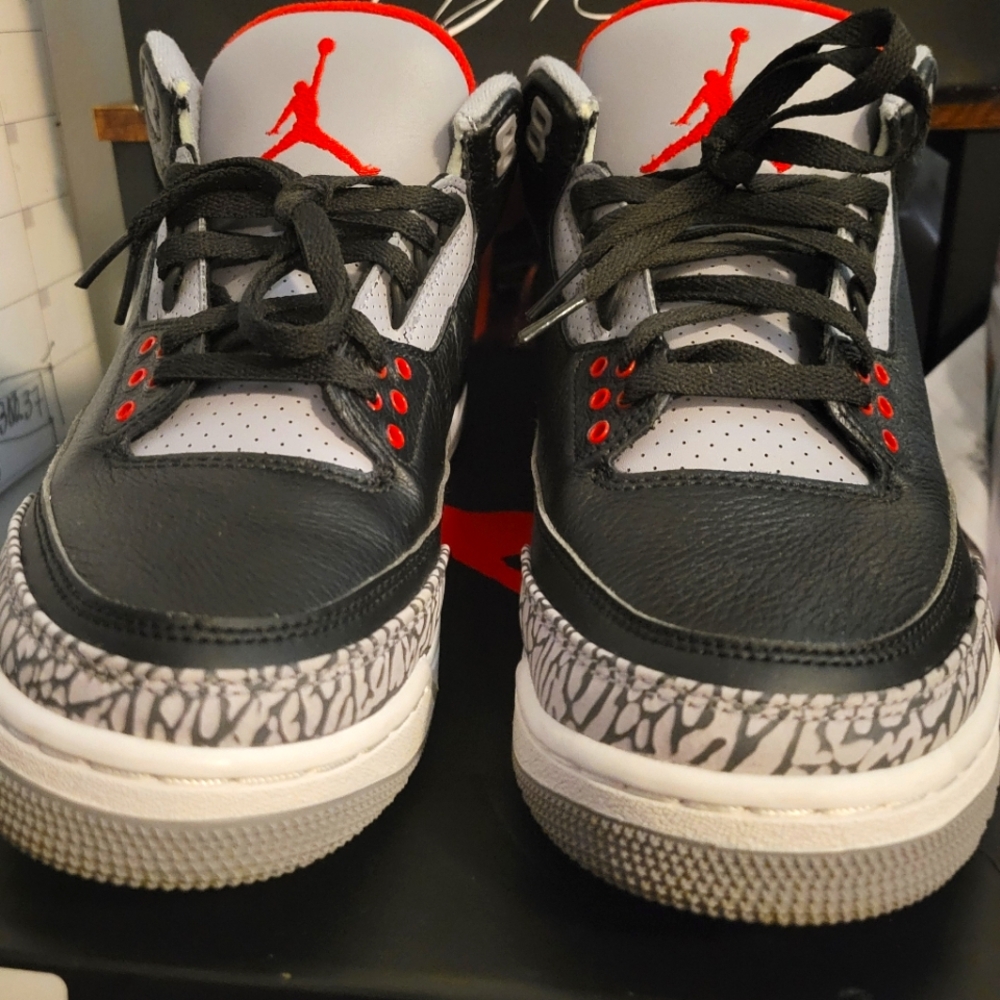 Mens Jordan Retro 3 Cement Grey